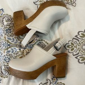 Universal Thread clog heels white 6.5